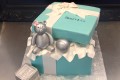 baby-shower-gift-box-cake