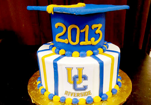 gala-bakery-graduation-cake