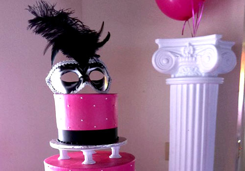 gala-bakery-quinceanera-mask-cake